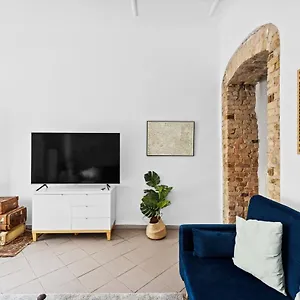 Arbio I Rustic Loft In Reuterkiez Germany
